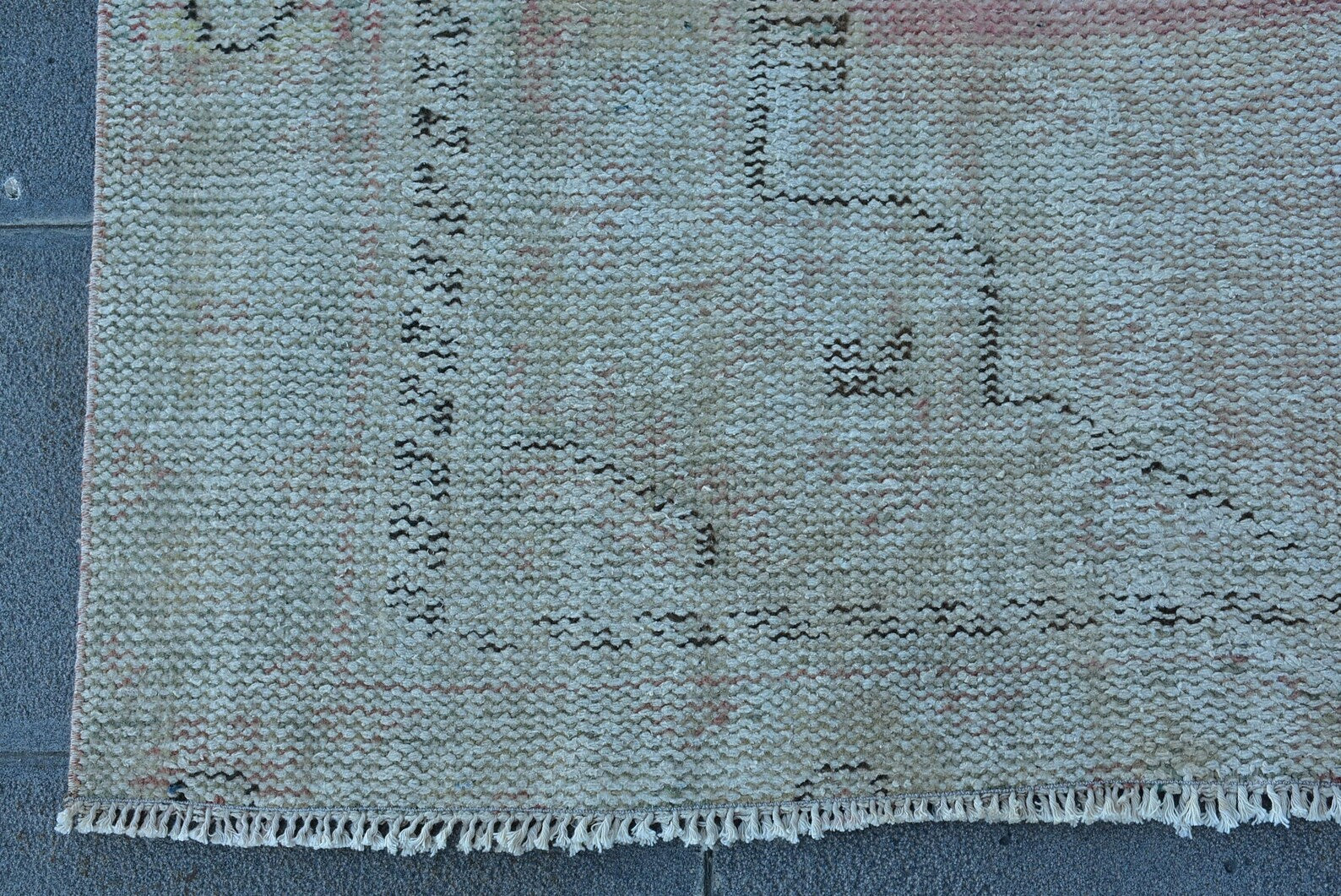 Vintage Turkish Accent Area rug 4.5 x 8 ft