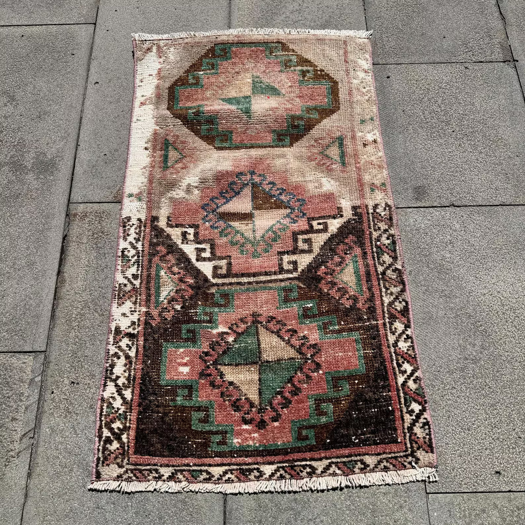Vintage Turkish Mini Rug 1.7 x 2.9 ft