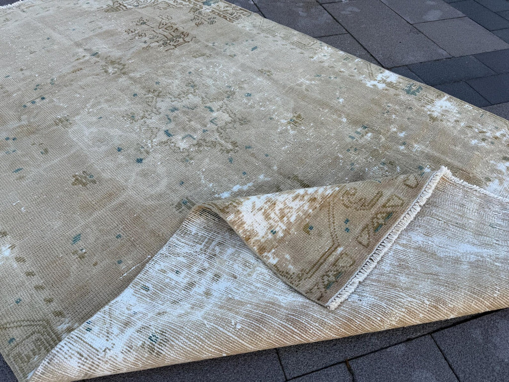 Vintage Turkish Accent Area Rug 4.5 x 8.5 ft