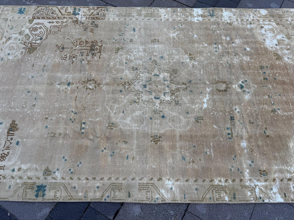 Vintage Turkish Accent Area Rug 4.5 x 8.5 ft