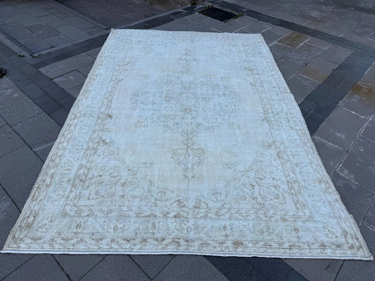 XL Vintage Turkish Accent Area rug 7.2 x 10.8 ft