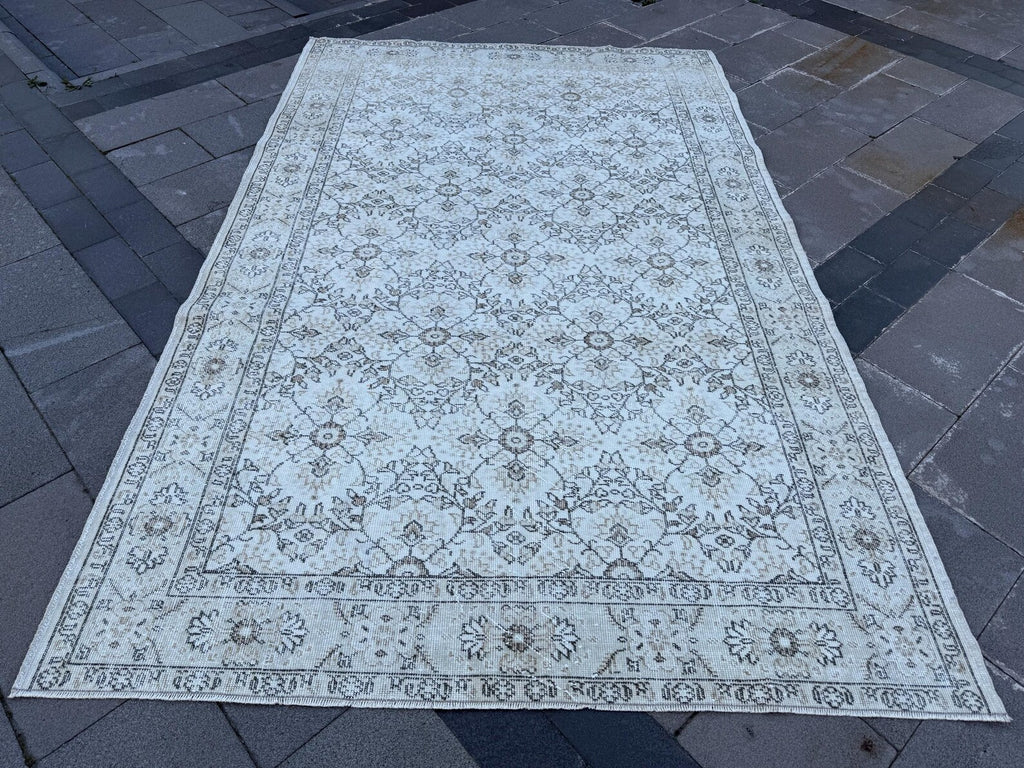 XL Vintage Turkish Accent Area Rug 6.2 x 10 ft