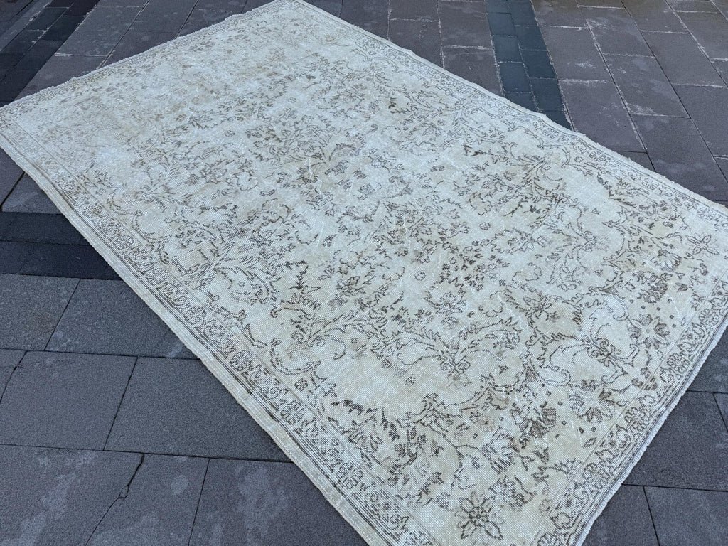 XL Vintage Turkish Accent Area Rug 6.5 x 10 ft