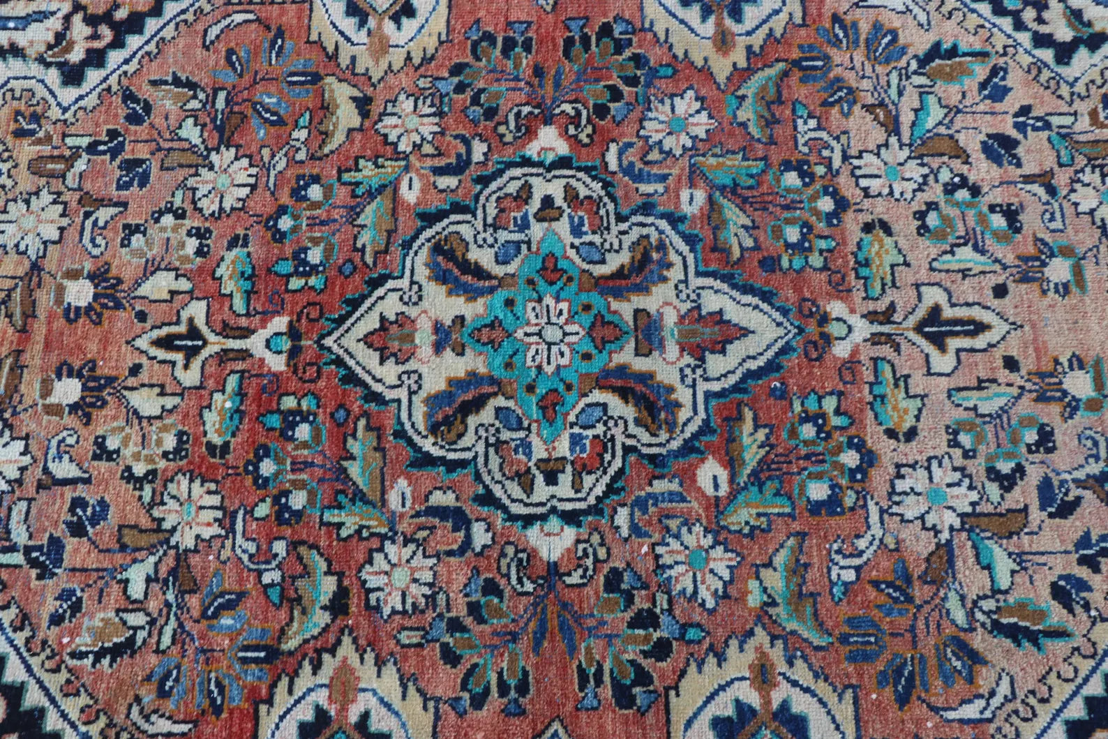 Vintage Persian Accent Area Rug 4 x 6.3 ft