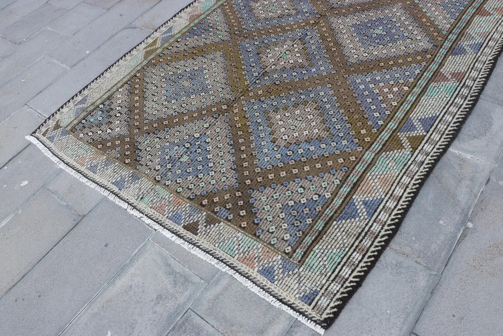 XL Vintage Turkish Accent Area Rug 5.5 x 9.8 ft