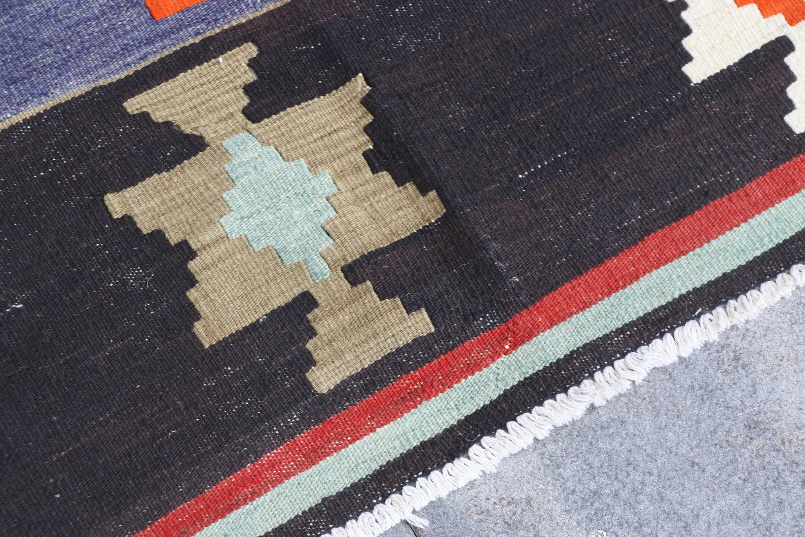 XL Vintage Turkish Accent Area Rug 5.4 x 8.2 ft
