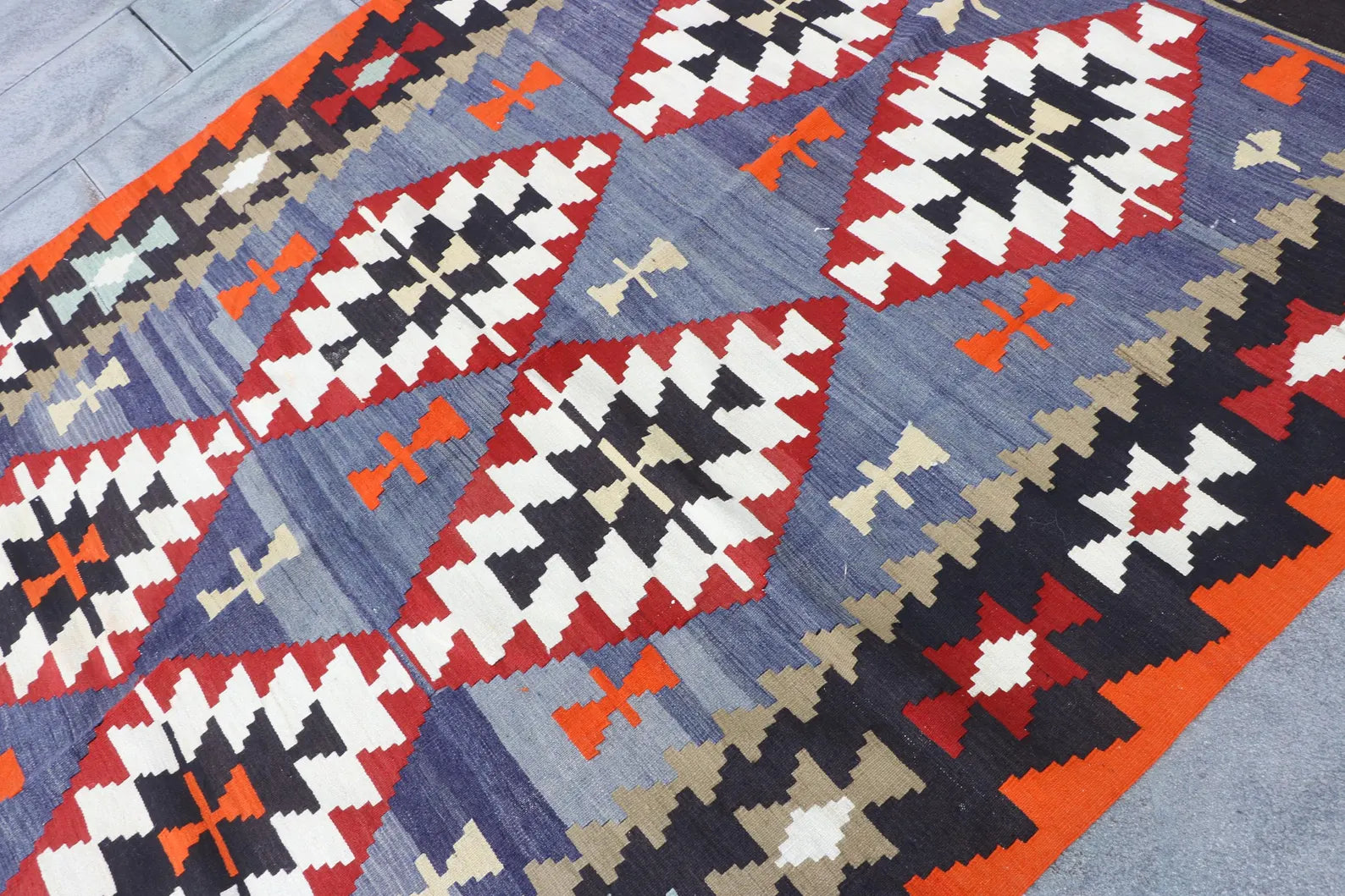 XL Vintage Turkish Accent Area Rug 5.4 x 8.2 ft