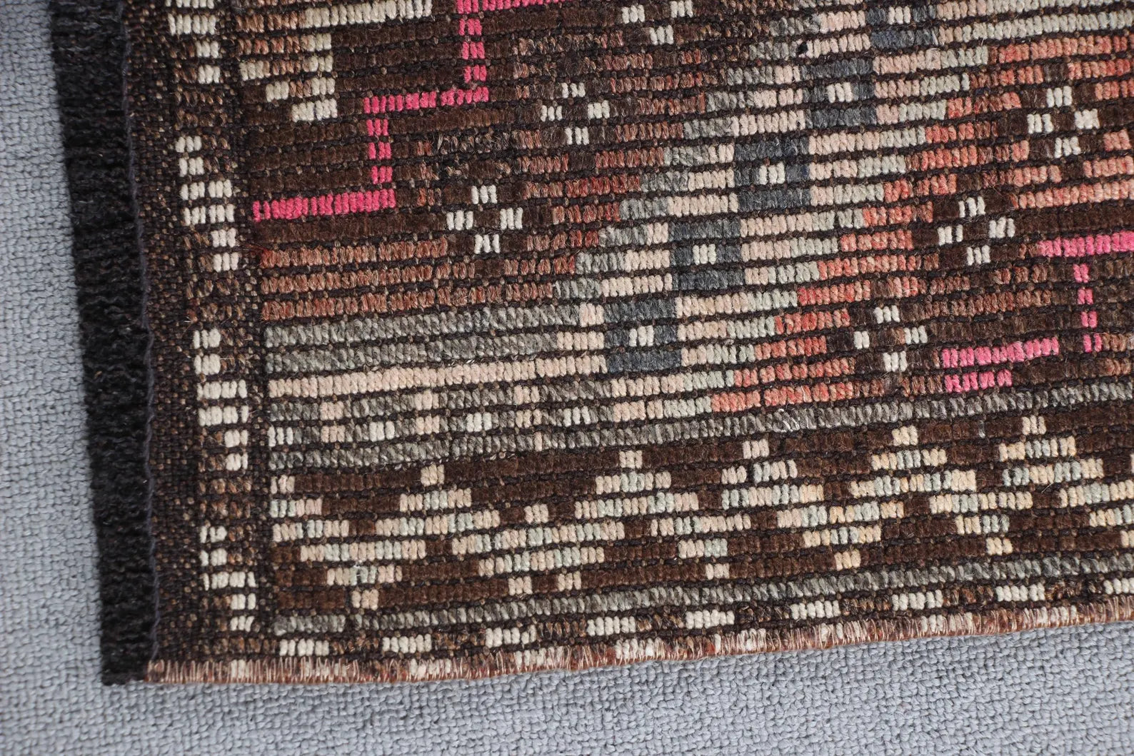 XL Vintage Turkish Accent Area Rug 5.2 x 9 ft