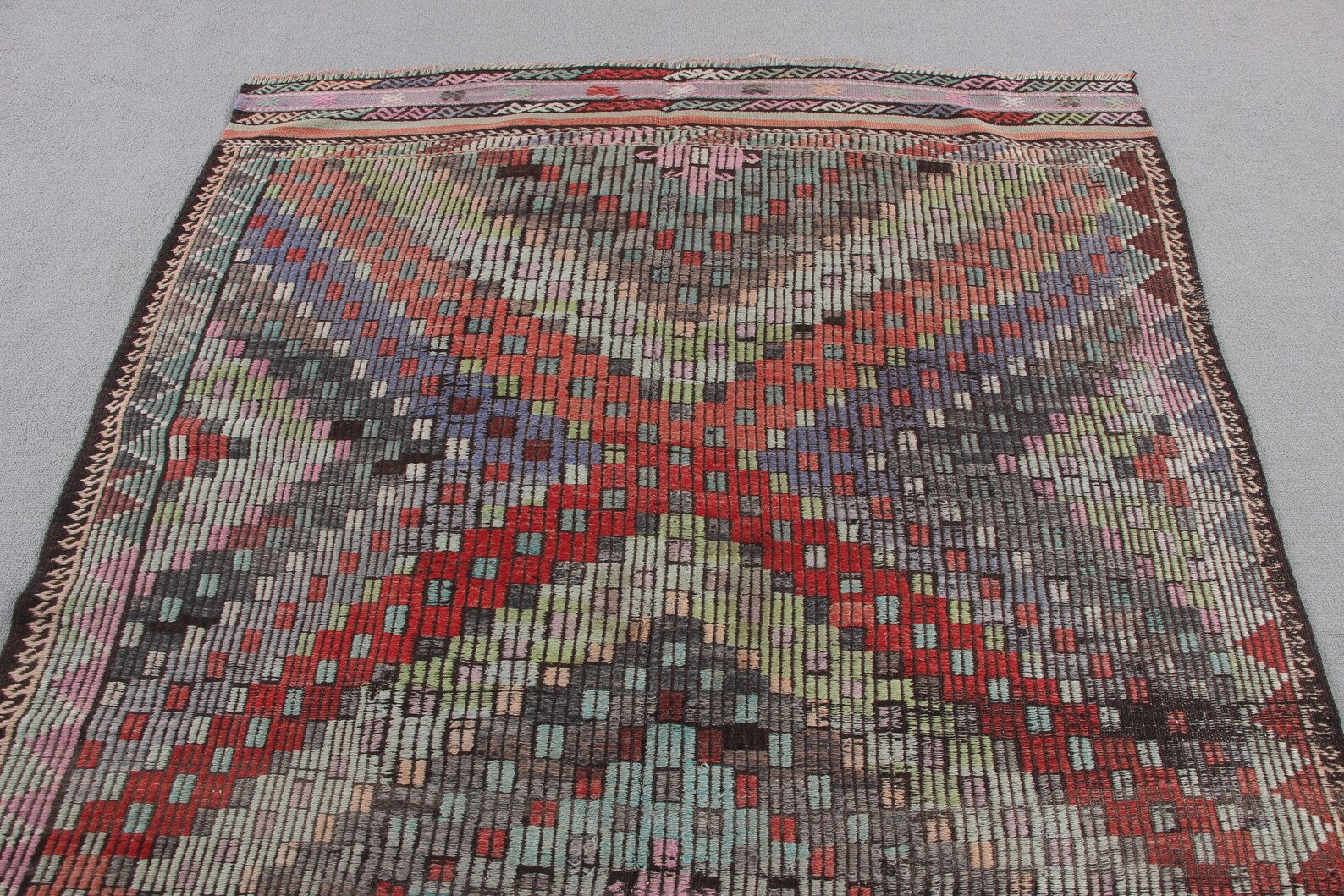 XL Vintage Turkish Accent Area rug 4.8 x 8.4 ft