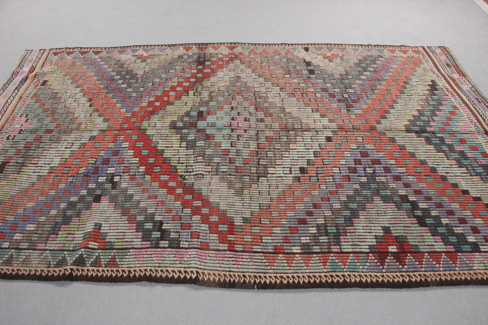 XL Vintage Turkish Accent Area rug 4.8 x 8.4 ft