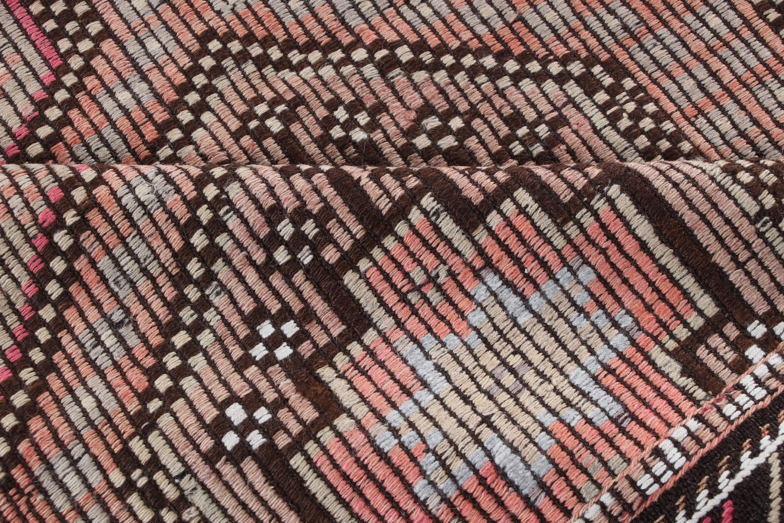 XL Vintage Turkish Accent Area rug 6 x 9.7 ft