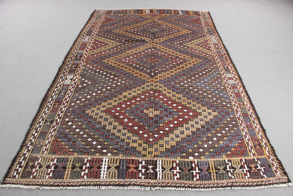 XL Vintage Turkish Accent Area Rug 5.7 x 9.3 ft
