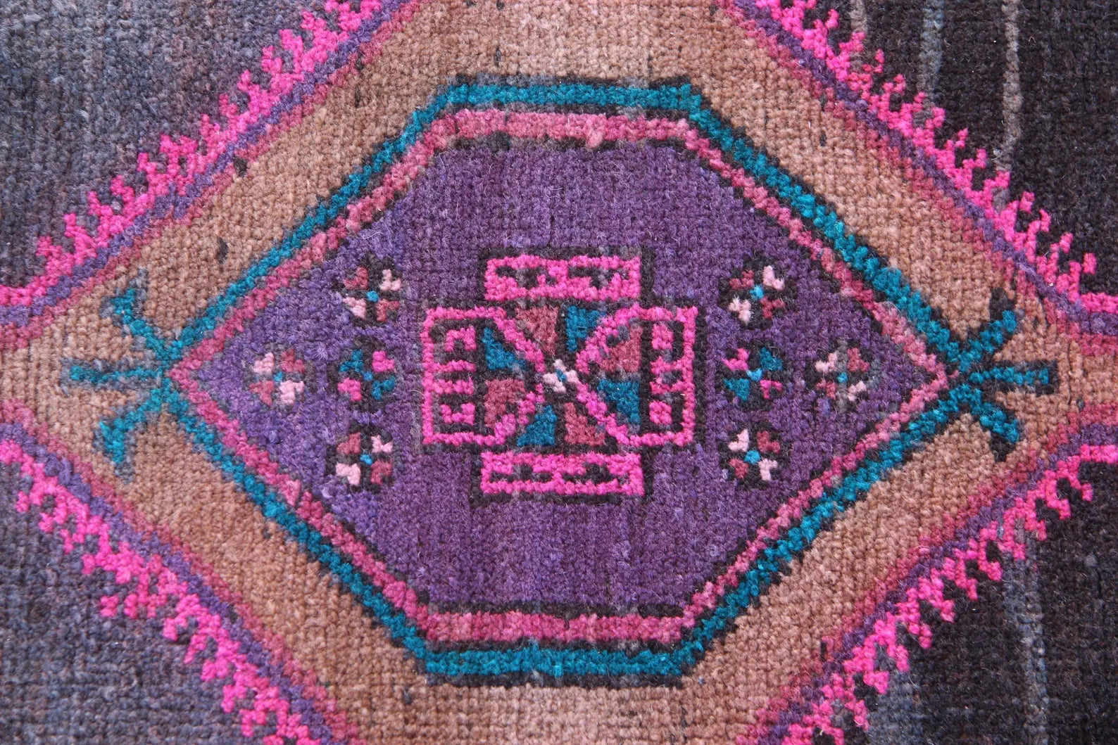 Vintage Persian Accent Area rug 3.9 x 7.8 ft