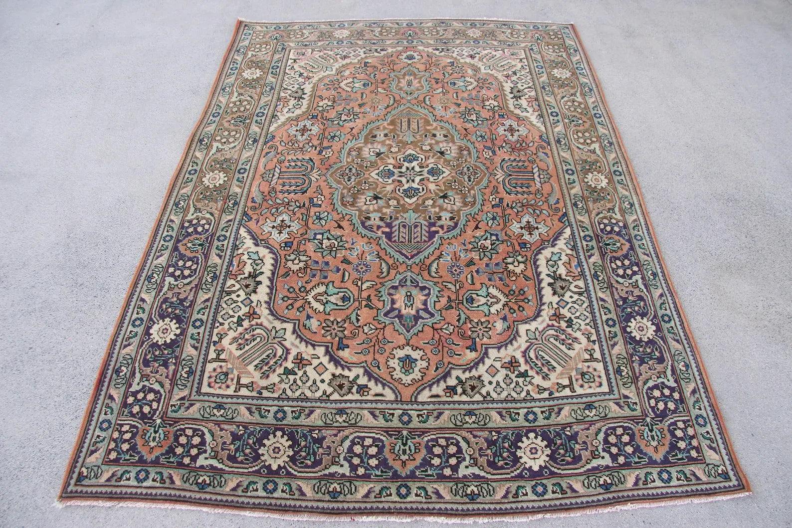 XL Vintage Persian Accent Area rug 4.7 x 6.7 ft