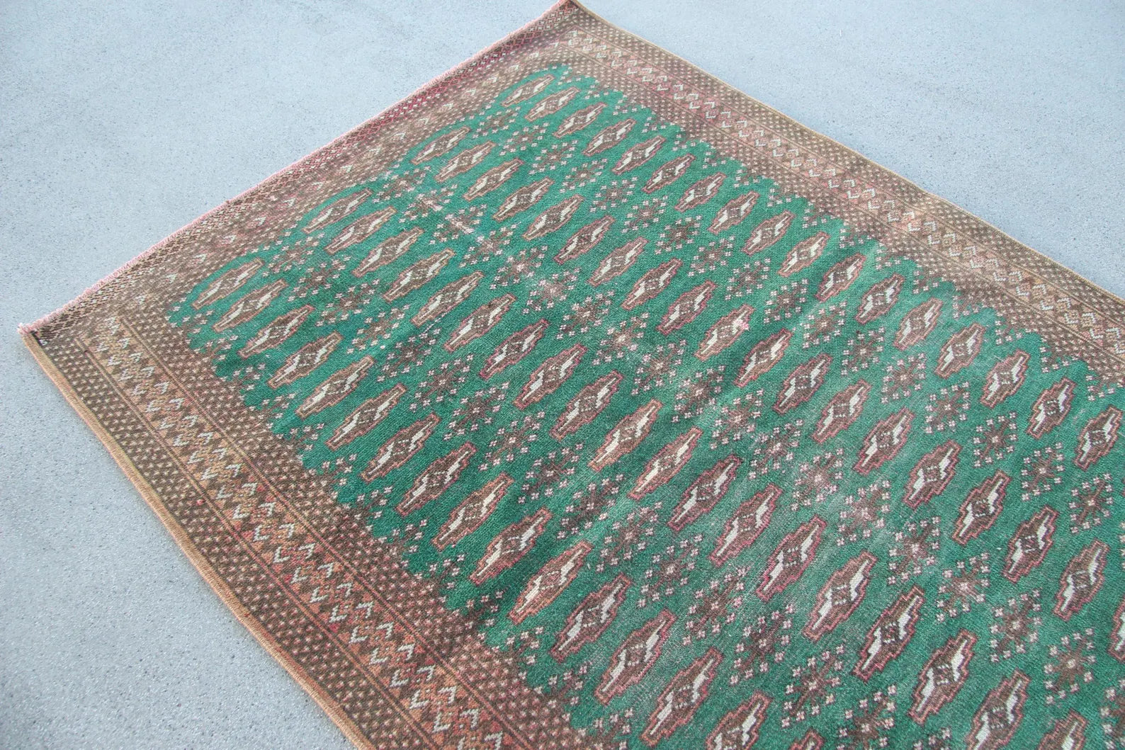 Vintage Turkmen Accent Area rug 3.2 x 4.5 ft