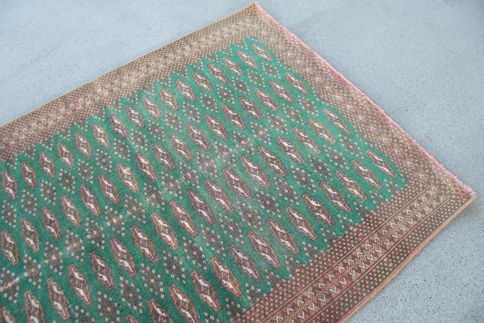 Vintage Turkmen Accent Area rug 3.2 x 4.5 ft