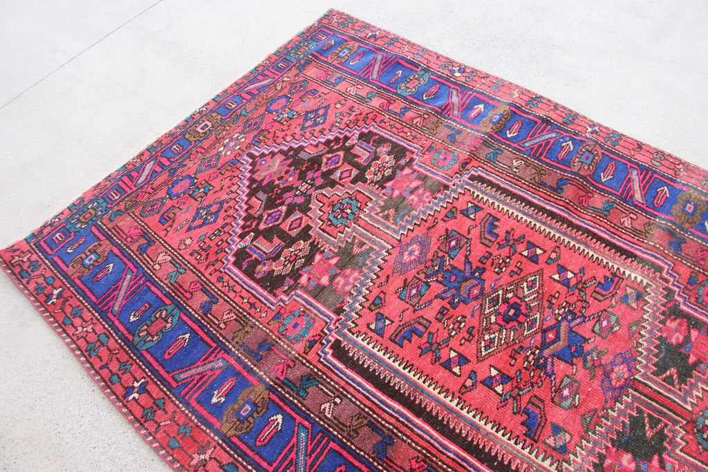 Vintage Persian Accent Area rug 4.5 x 7.2 ft