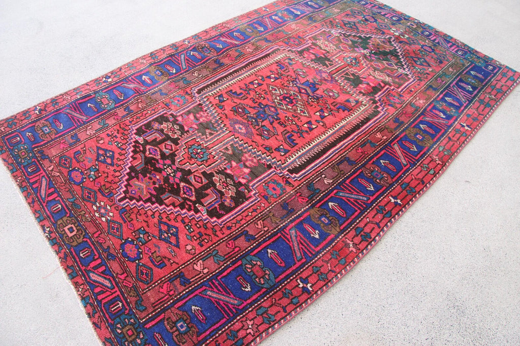 Vintage Persian Accent Area rug 4.5 x 7.2 ft
