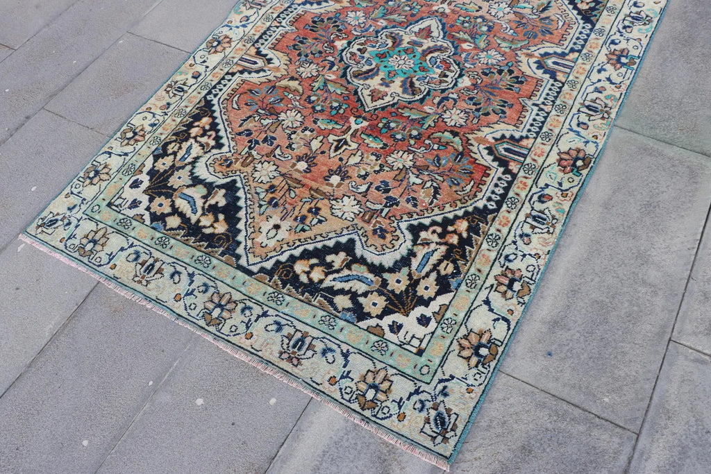 Vintage Persian Accent Area Rug 4 x 6.3 ft