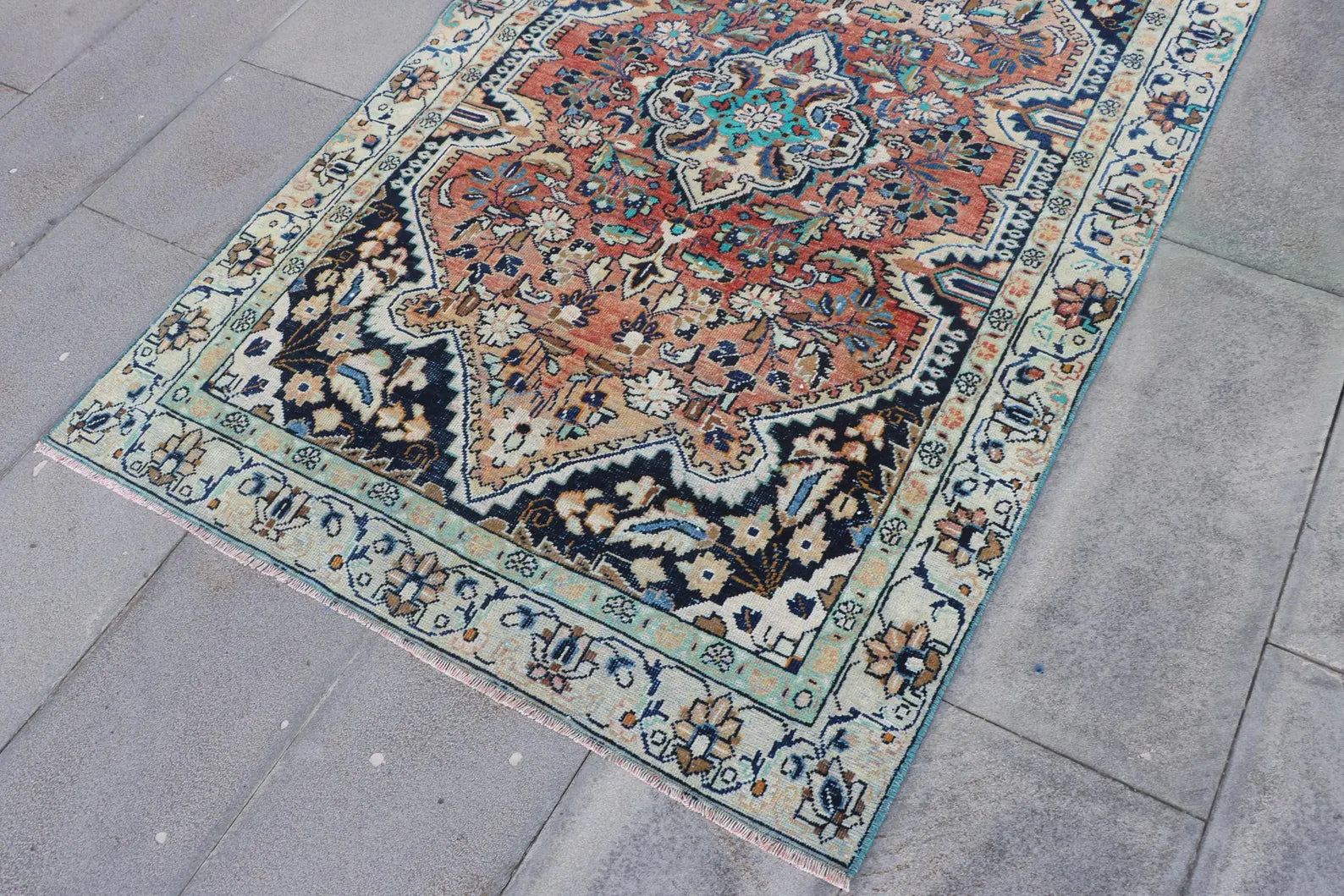 Vintage Persian Accent Area Rug 4 x 6.3 ft
