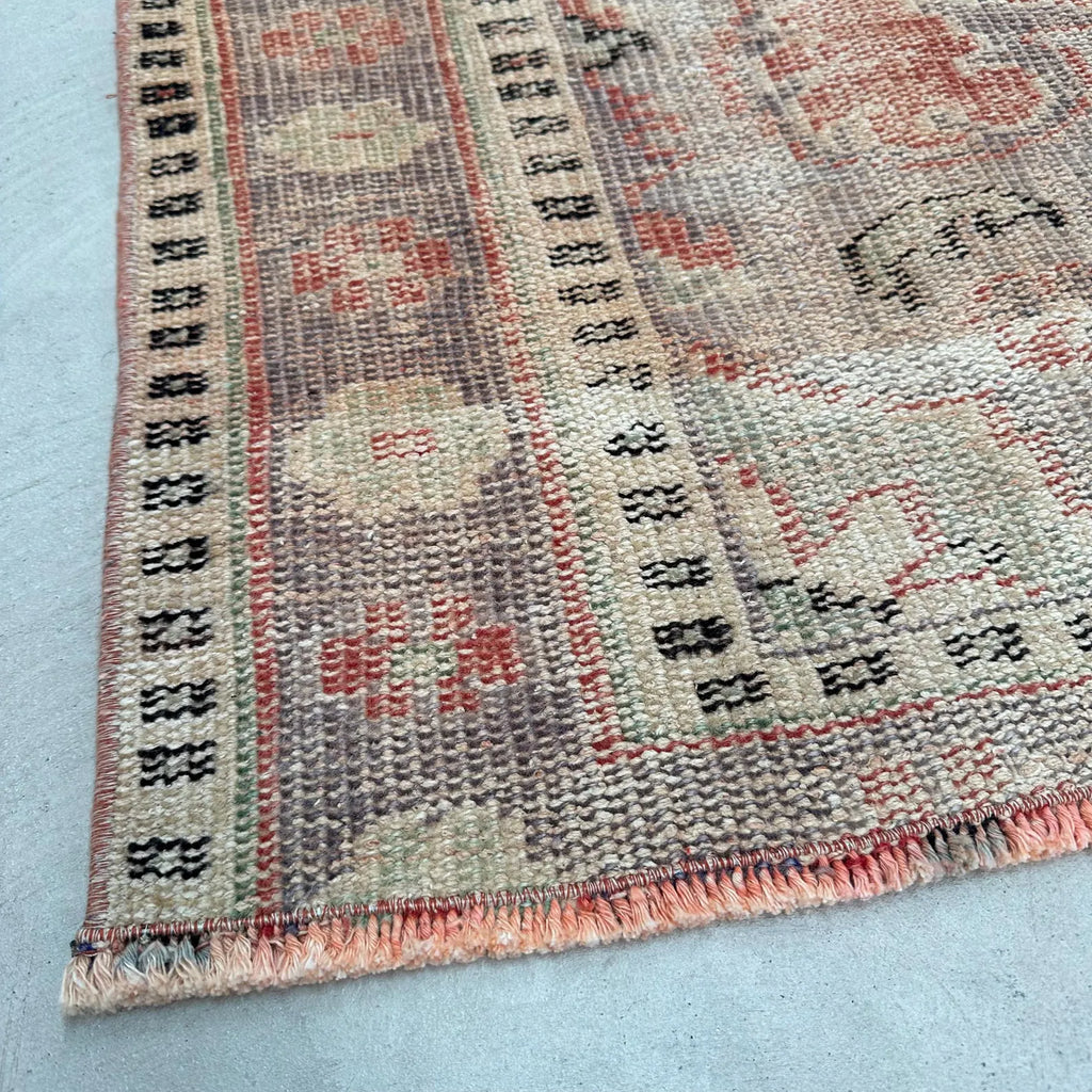 XL Vintage Turkish Accent Area Rug 5.9 x 9.3 ft