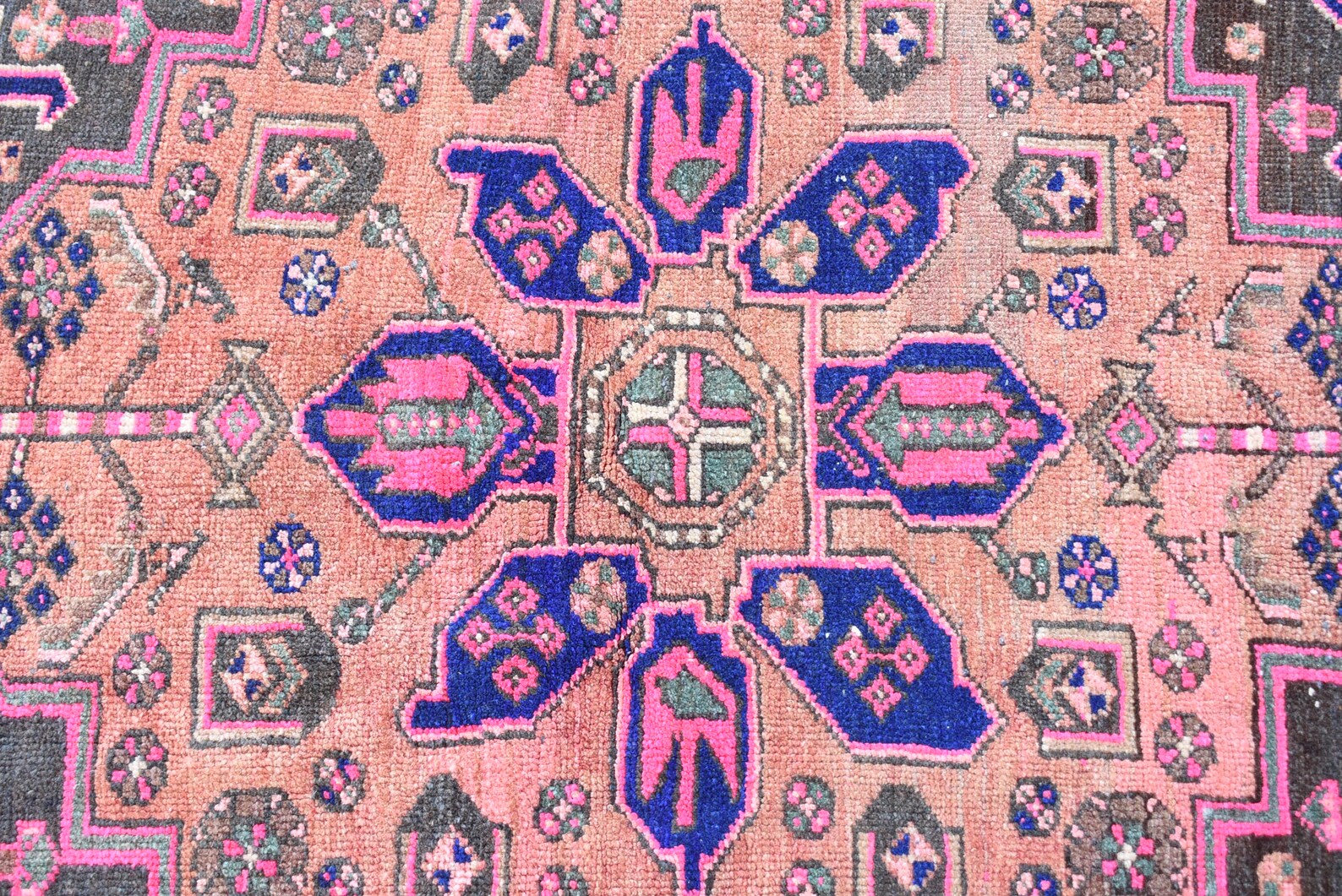 XL Vintage Persian Accent Area Rug 4.1 x 7.4 ft
