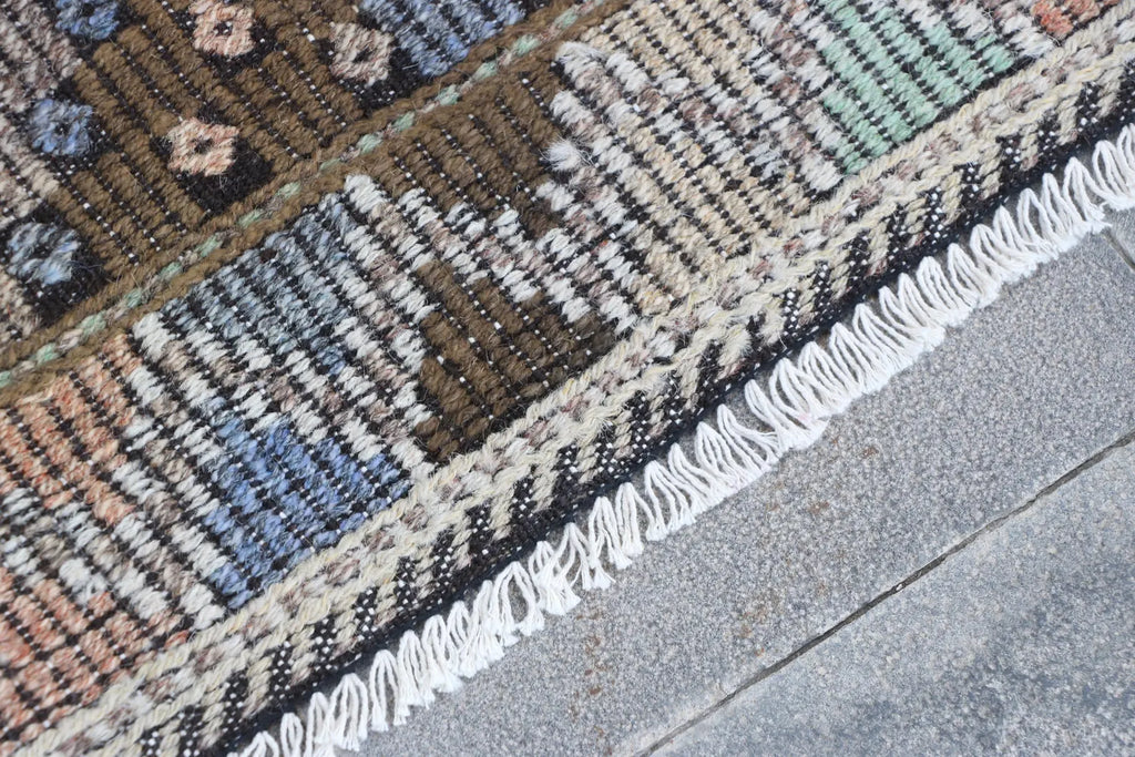XL Vintage Turkish Accent Area Rug 5.5 x 9.8 ft