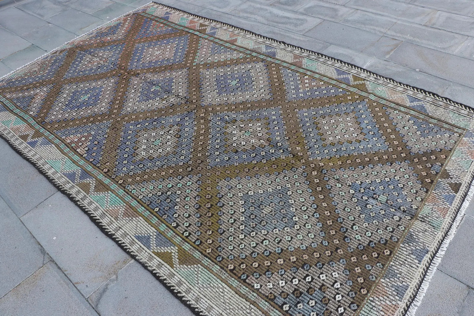 XL Vintage Turkish Accent Area Rug 5.5 x 9.8 ft