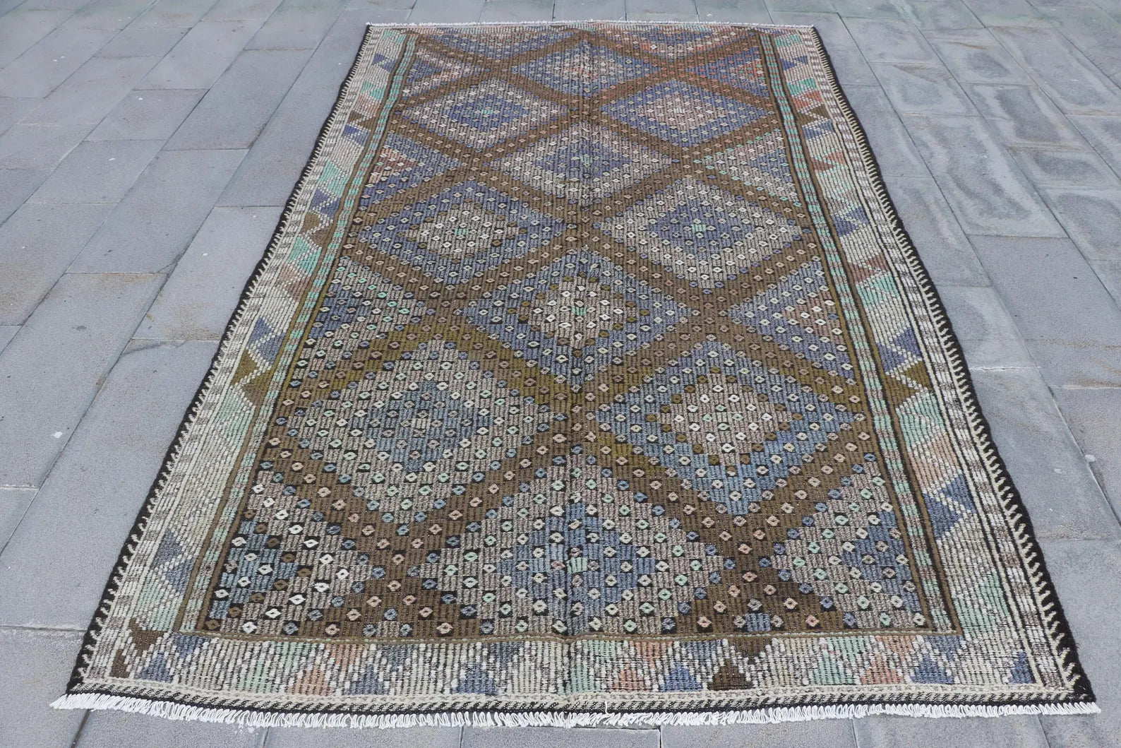 XL Vintage Turkish Accent Area Rug 5.5 x 9.8 ft