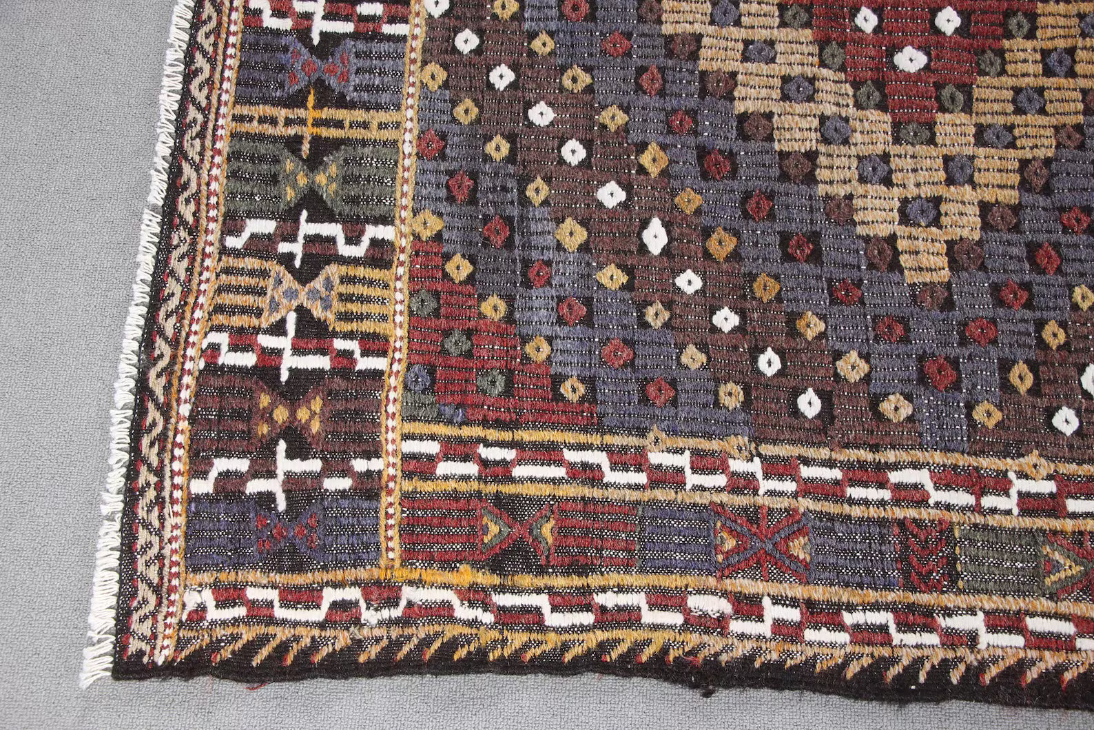 XL Vintage Turkish Accent Area Rug 5.7 x 9.3 ft