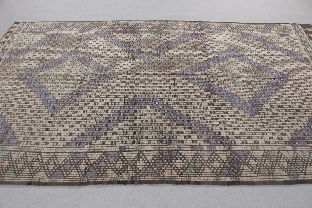 XL Vintage Turkish Accent Area rug 5.7 x 9.9 ft