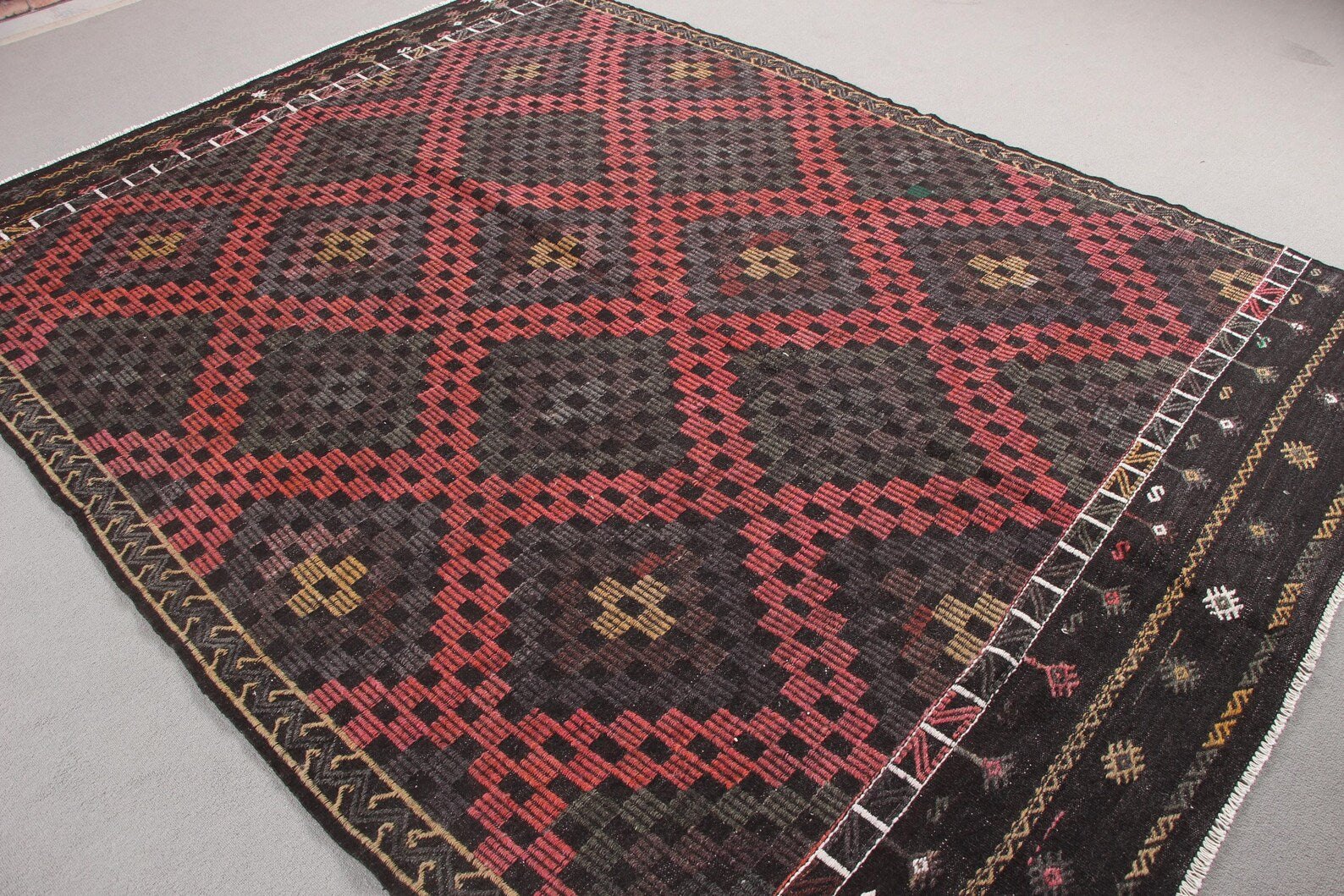 XL Vintage Turkish Accent Area Rug 6.7 x 9.1 ft