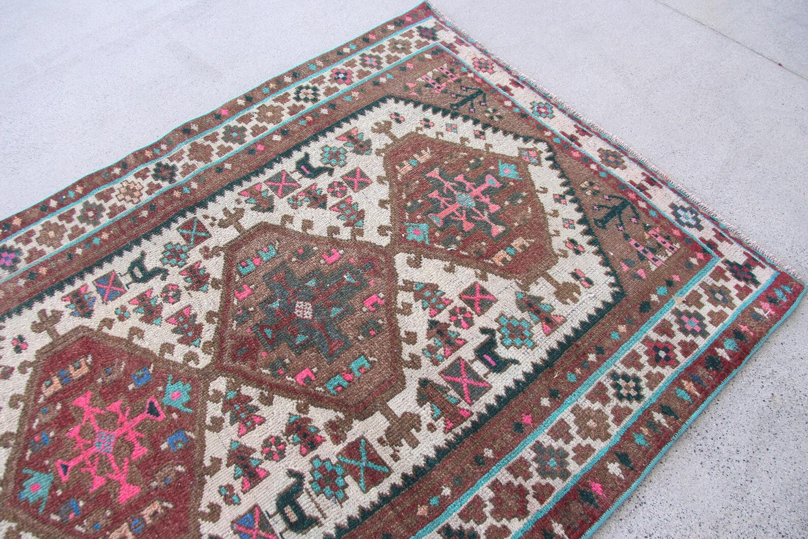 Vintage Persian Accent Area Rug 3.3 x 4.6 ft