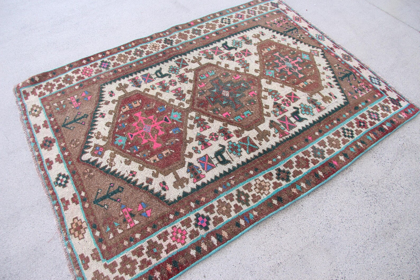 Vintage Persian Accent Area Rug 3.3 x 4.6 ft