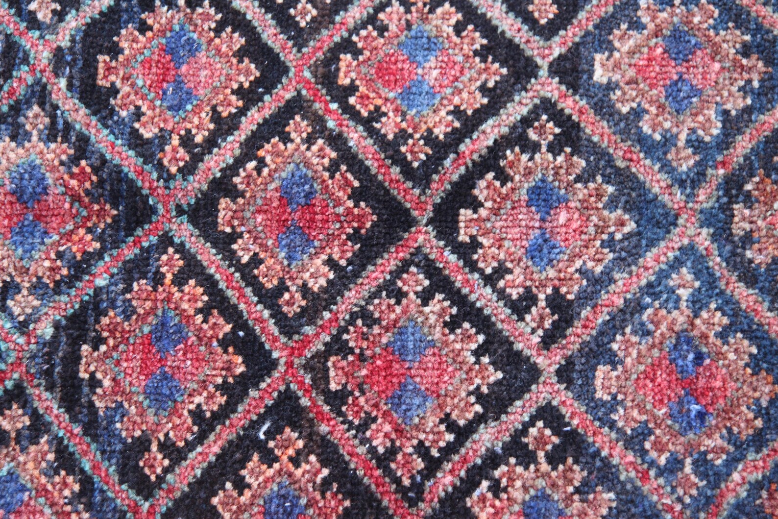 Vintage Turkish Accent Area rug 4.9 x 6 ft