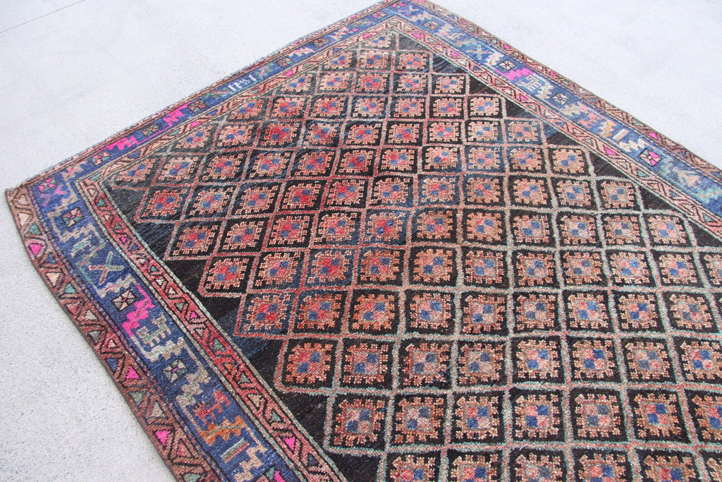 Vintage Turkish Accent Area rug 4.9 x 6 ft