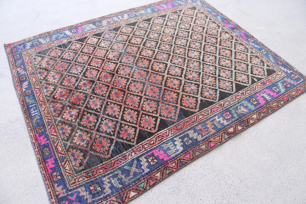 Vintage Turkish Accent Area rug 4.9 x 6 ft