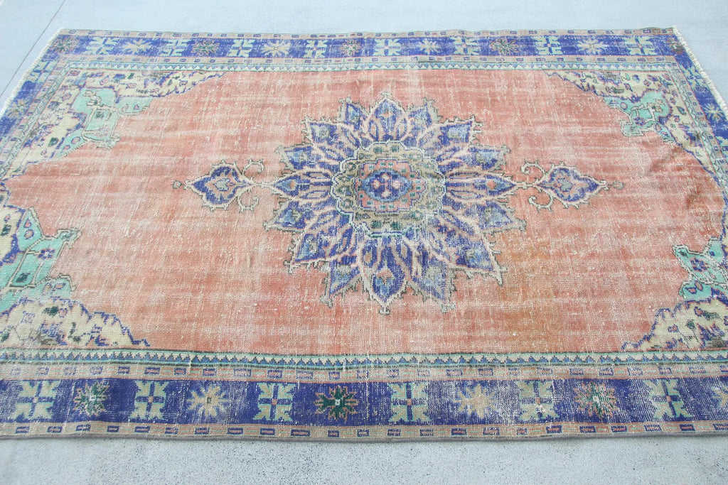 XL Vintage Turkish Accent Area rug 6.5 x 9.6 ft