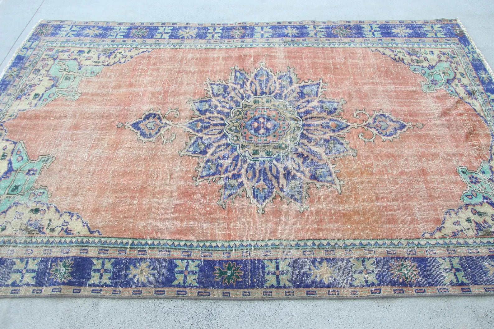 XL Vintage Turkish Accent Area rug 6.5 x 9.6 ft