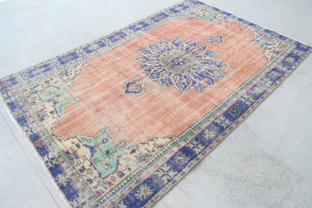 XL Vintage Turkish Accent Area rug 6.5 x 9.6 ft