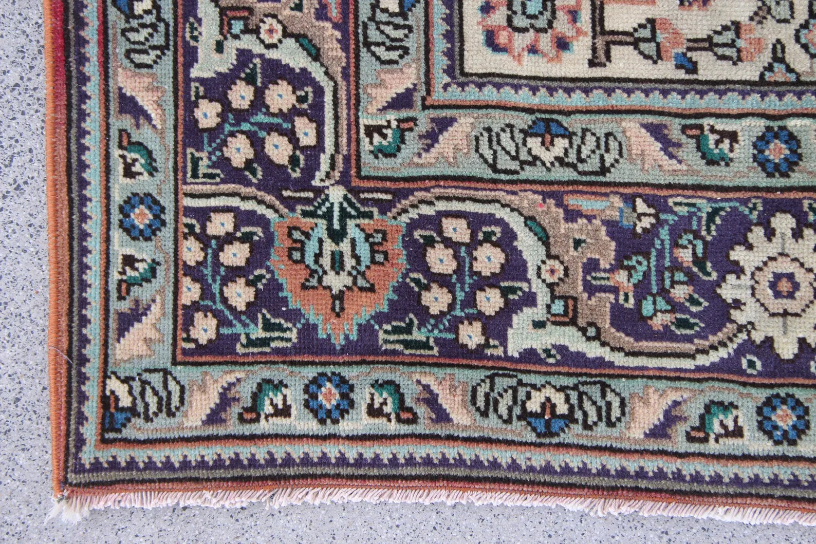 XL Vintage Persian Accent Area rug 4.7 x 6.7 ft