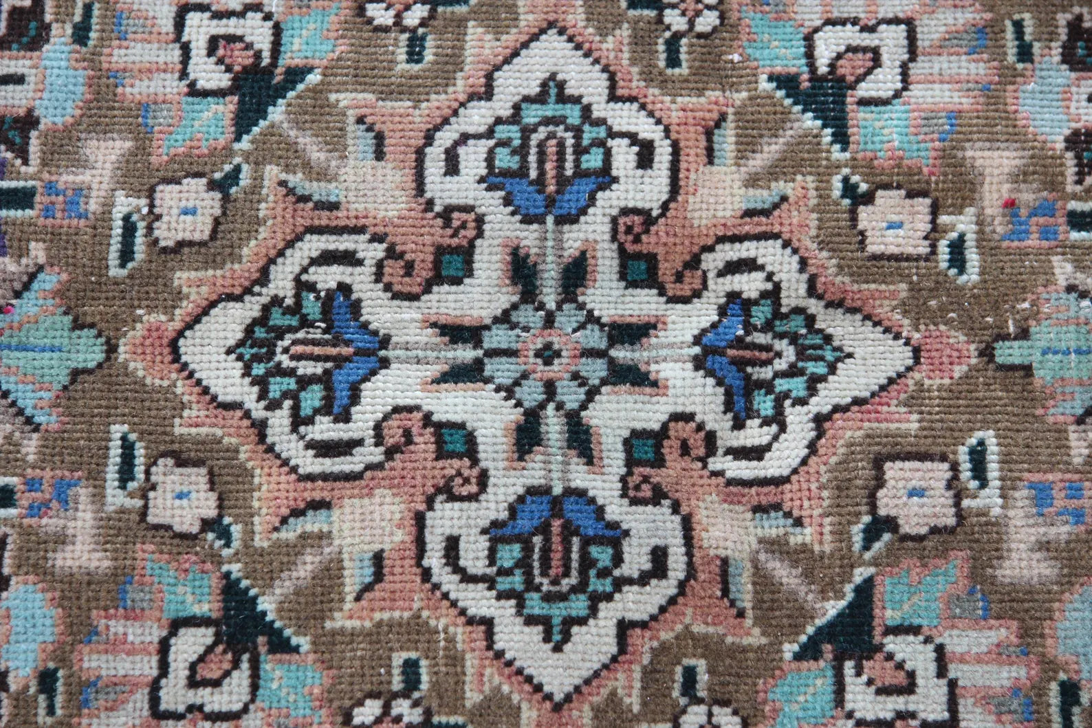 XL Vintage Persian Accent Area rug 4.7 x 6.7 ft