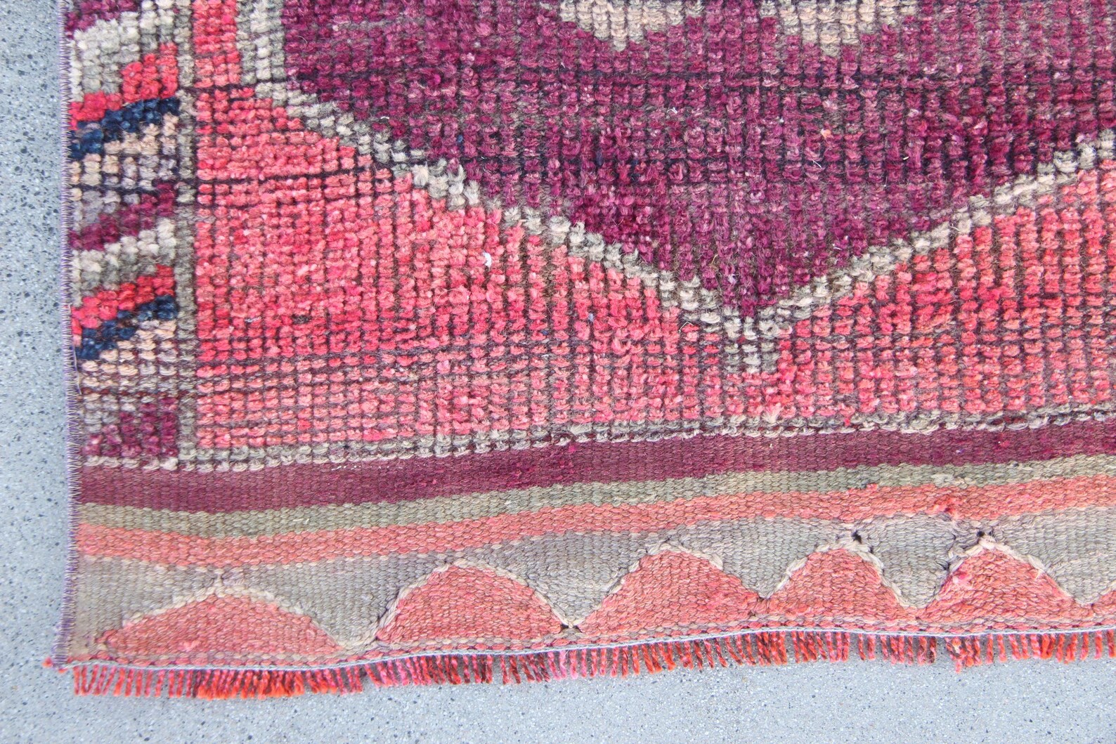 Vintage Turkish Runner Rug 2.8 x 9.4 ft