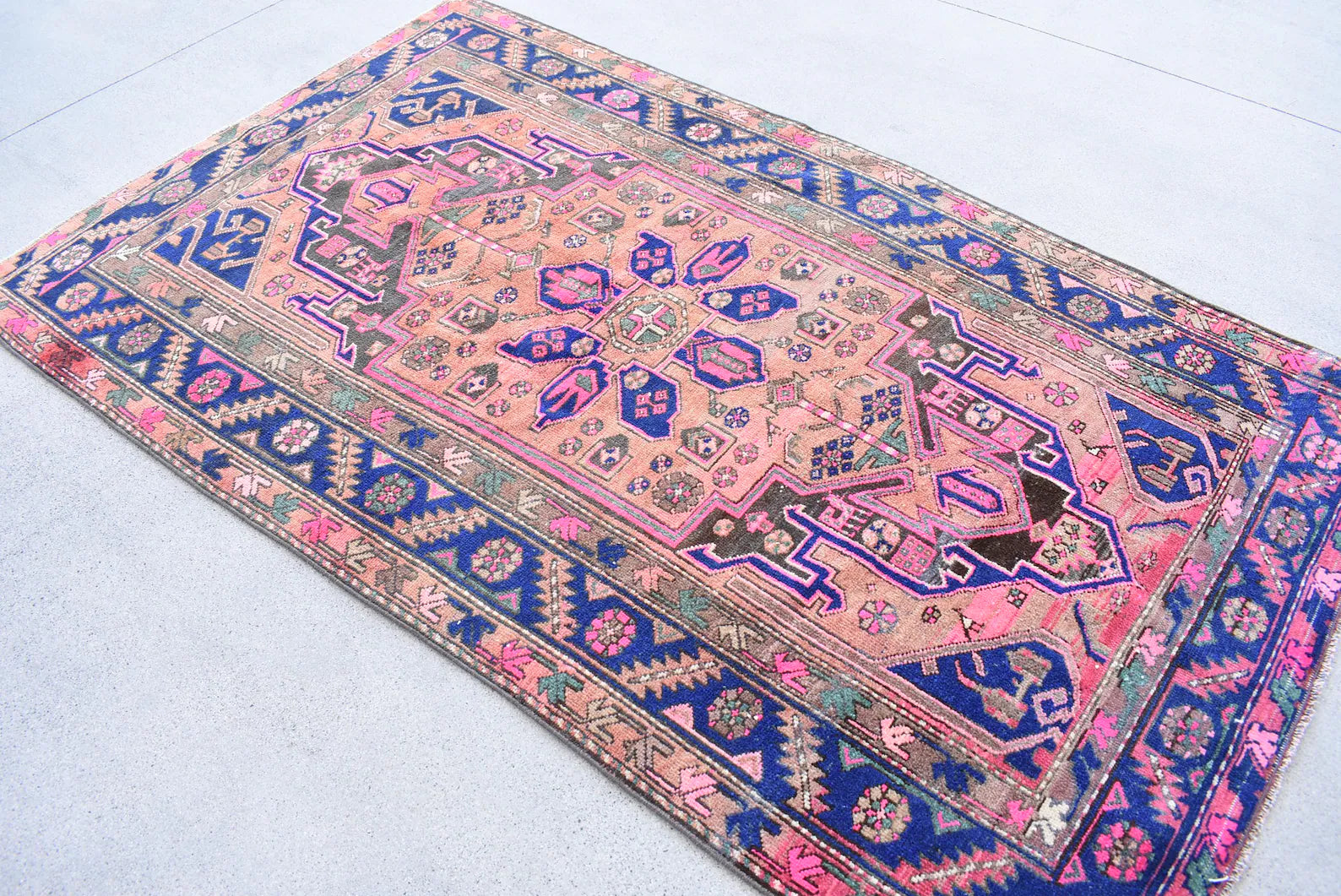 XL Vintage Persian Accent Area Rug 4.1 x 7.4 ft