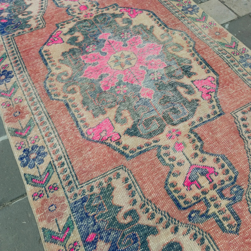 Vintage Turkish Accent Area rug 4.1 x 7.4 ft