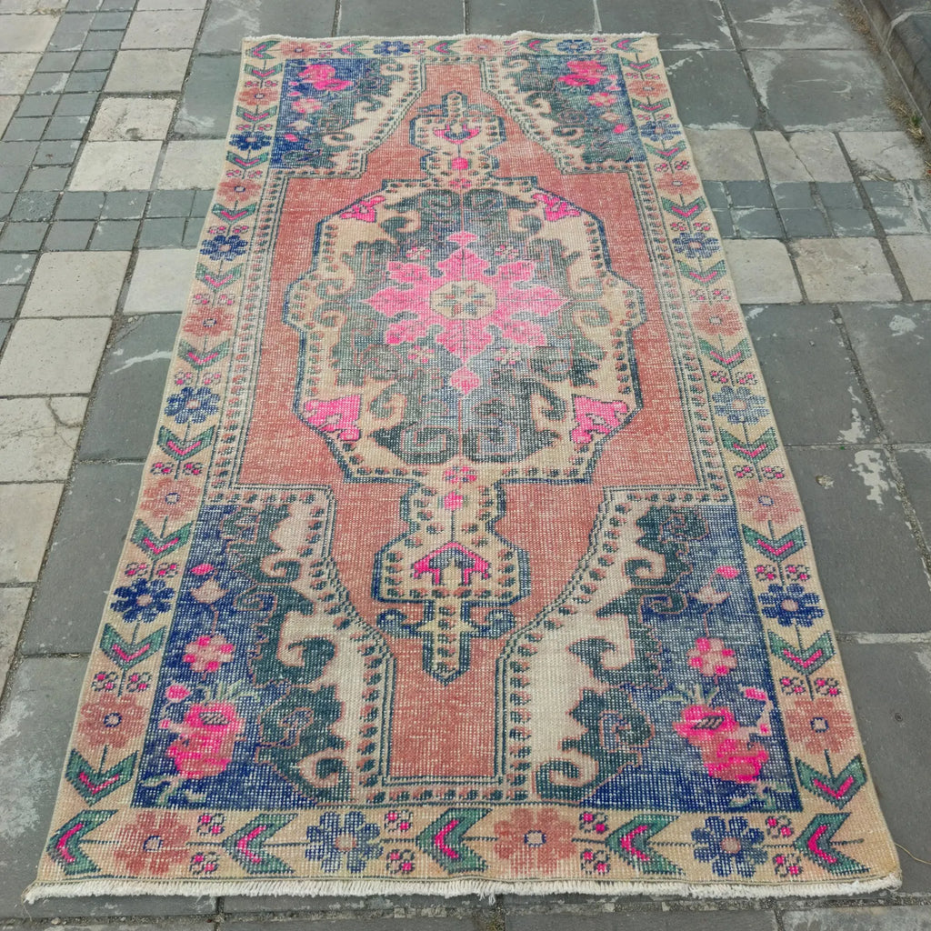 Vintage Turkish Accent Area rug 4.1 x 7.4 ft