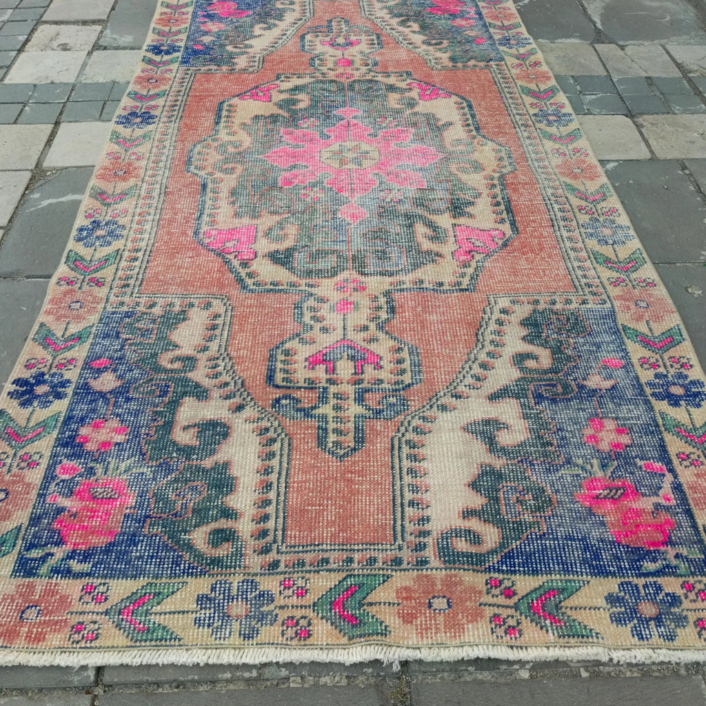 Vintage Turkish Accent Area rug 4.1 x 7.4 ft