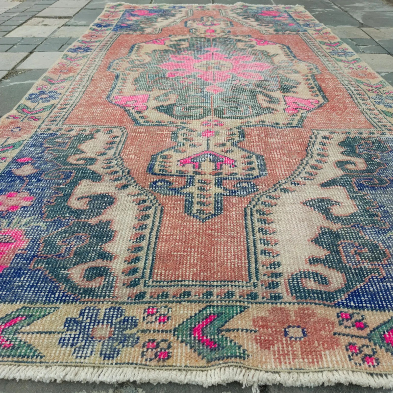 Vintage Turkish Accent Area rug 4.1 x 7.4 ft