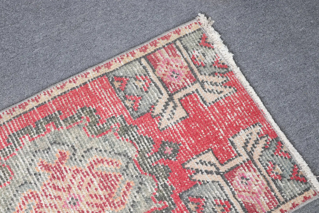 Vintage Turkish Mini Rug 1.5 x 2.7 ft