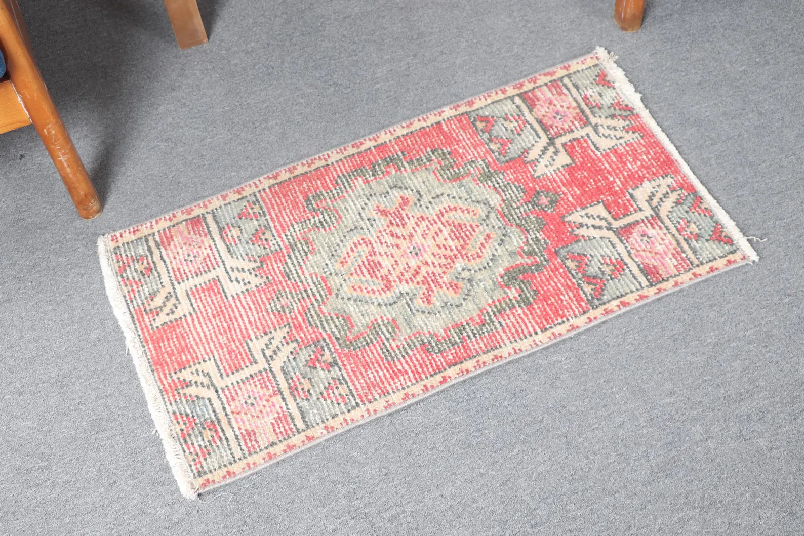 Vintage Turkish Mini Rug 1.5 x 2.7 ft